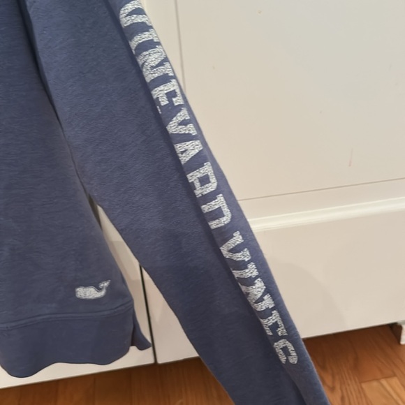 Vineyard Vines Chicago sweatshirt - Picture 2 of 3